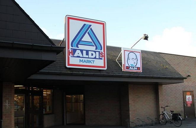 Iemand heeft den Aldi van Ledebronckx gepimpt tot een Haldis. Ik kom niet meer bij. #besteooit. Foto > @ghentizm