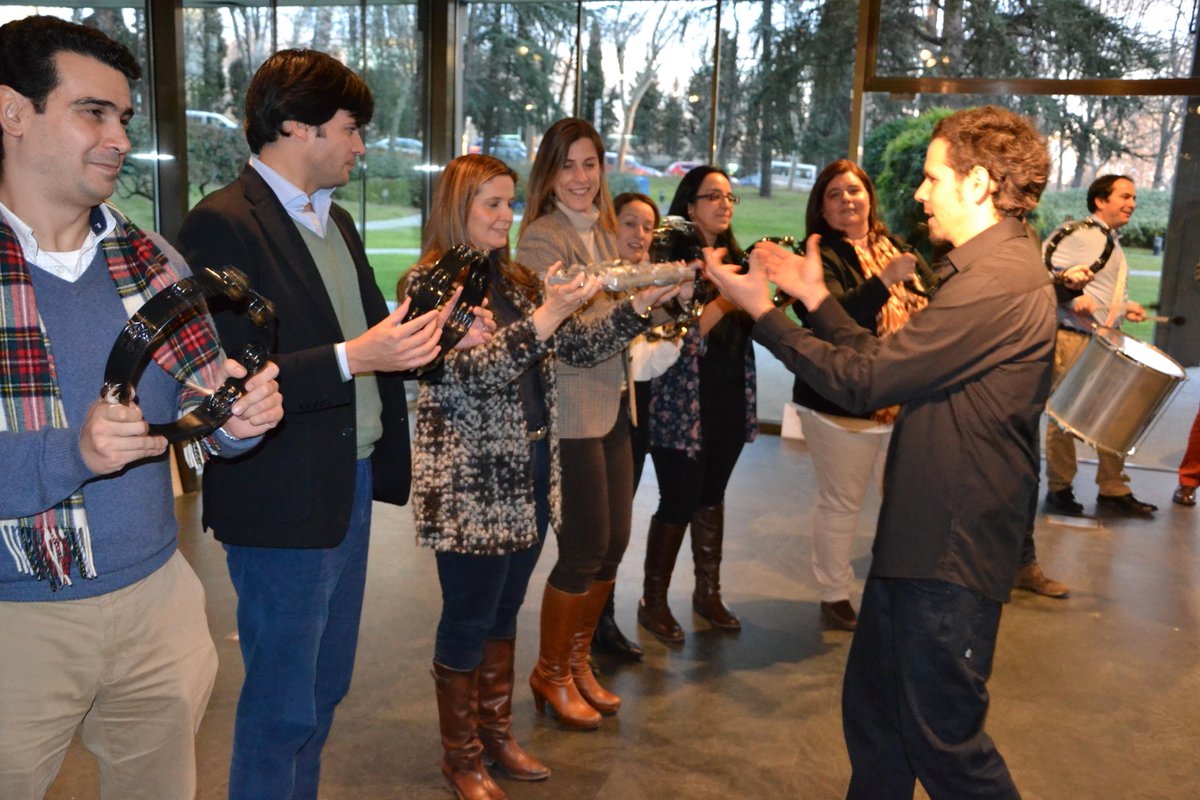 Tukebatukes's tweet photo. http://t.co/CJhLoorWRO en Team Building con percusión para Unísono
#teambuilding #empresas http://t.co/9LoJhXikDJ
