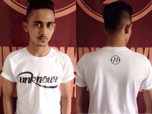 Adeyusufcyril's tweet photo. Mau kece kayak abang ini? pakai unknown cloth, @unknownstoreid ! cuma 95k ! ready stock! http://t.co/uFBjEXyfSw