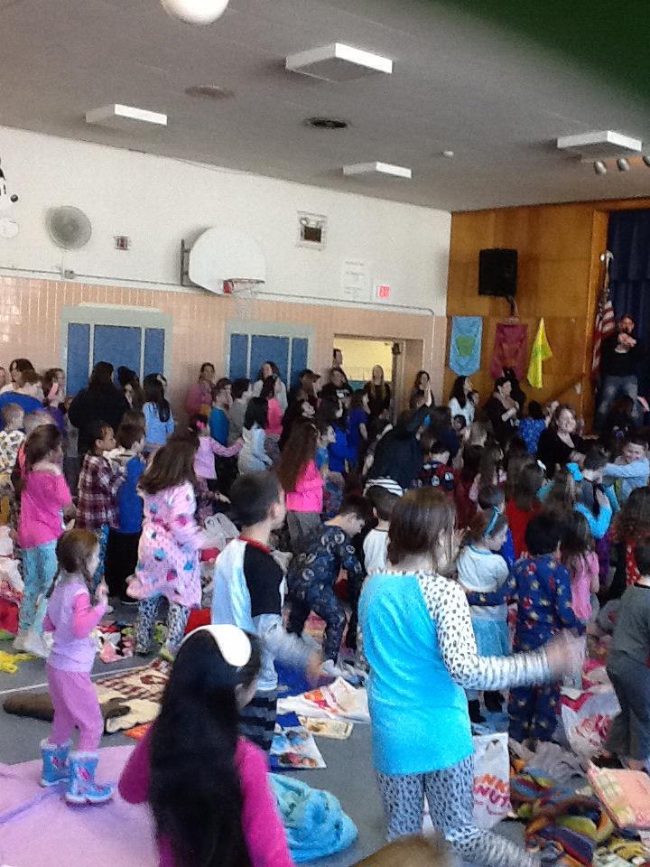 MrAbbotPE's tweet photo. Ocean Avenue students do flash mob to "Read All Day," OAS's own Read Across America song!!!  #livefit http://t.co/jAAIrQZlUK