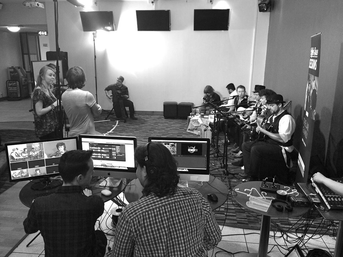 The Jar Family tweet media