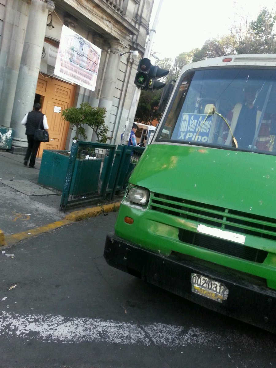 emilsorian's tweet photo. Este micro obstaculiza paso de peatones y personas discapacitadas en Sn Cosme y Torres Bodet. La policia nada hace
 . http://t.co/pOeOEeUaQR