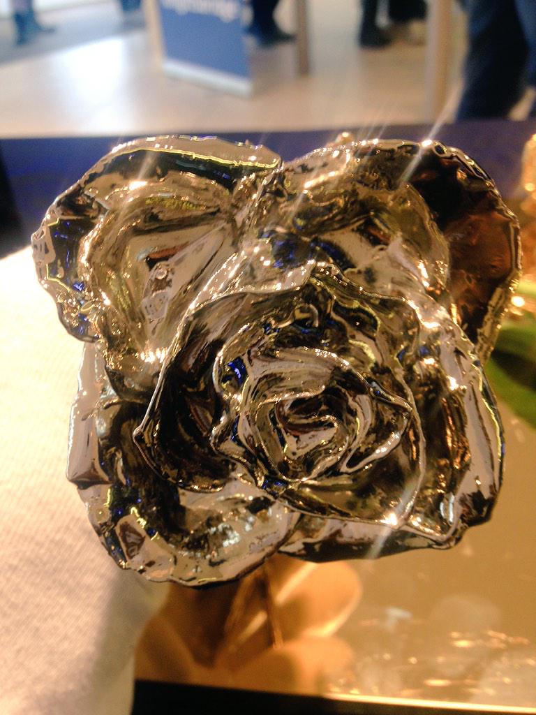 dreamcutlery's tweet photo. Happy Friday pre order your #MothersDay #gold #platinum #rose #forever http://t.co/29E9eTjdiA