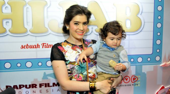 Anak Carissa Puteri Mendadak Jadi Artis di Media Sosial bit.ly/1Bmi6jw via <a href="/liputan6dotcom/">LIPUTAN6</a>