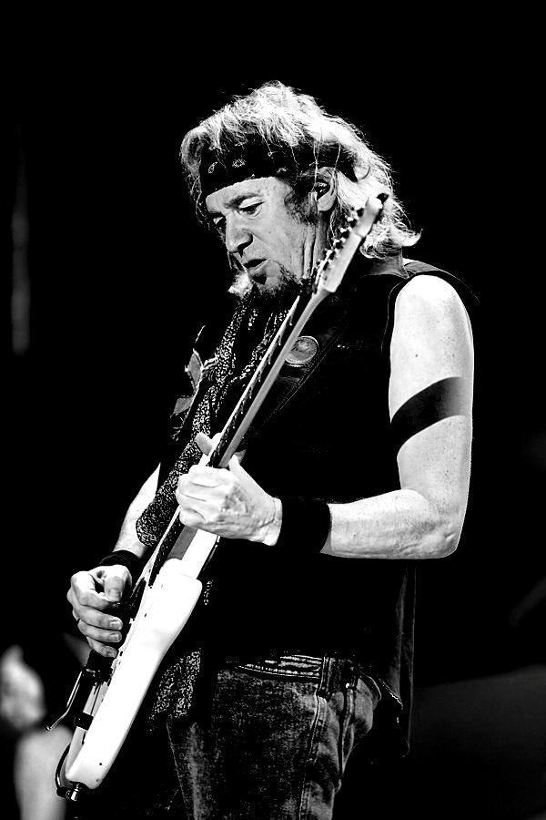 HAPPY BIRTHDAY, ADRIAN SMITH!! \\m/ 