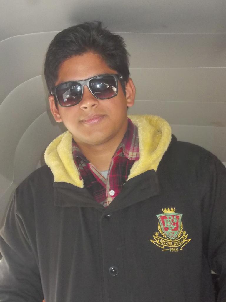 Mridu98's tweet photo. In a great mood of having a bike... http://t.co/3fxQInOJxY