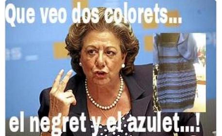 el_pais's tweet image. #TheDress El dilema del color del vestido invade las redes sociales cort.as/PXZj