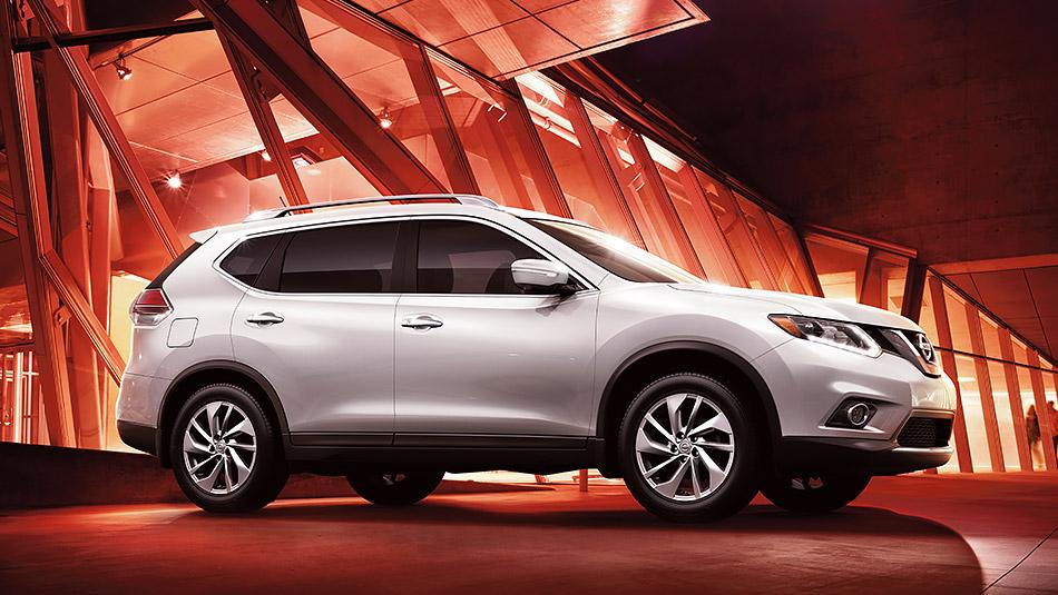 NissanUSA's tweet photo. With fresh style &amp; cool tech, the 2015 Rogue is a stand-out in the small crossover segment: http://t.co/Y5tkQuZHZY http://t.co/jVwGaM87fU