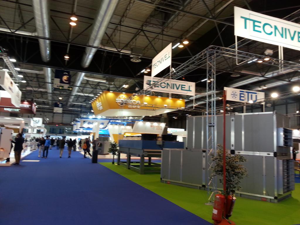 imf_education's tweet photo. Así fue la experiencia de @pserranoana en #GENERA2015 "Combinación de tecnologías ... #eerrIMF http://t.co/l7MOaVl7fB" #renovables