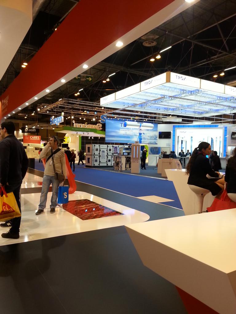imf_education's tweet photo. Así fue la experiencia de @pserranoana en #GENERA2015 "Combinación de tecnologías ... #eerrIMF http://t.co/l7MOaVl7fB" #renovables