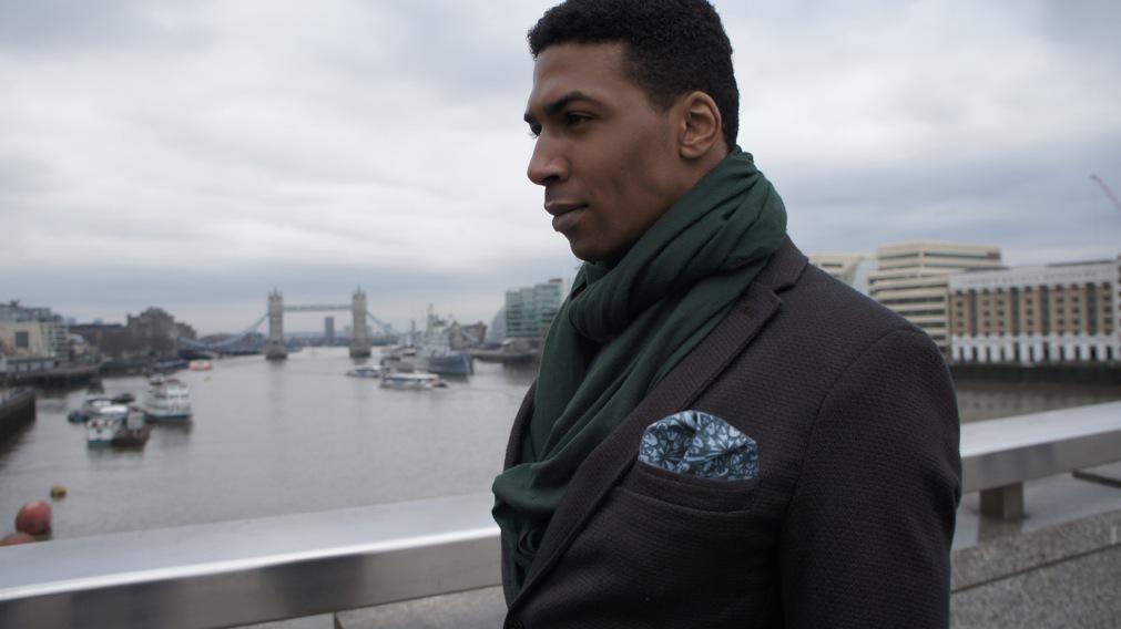 UrbanNobility's tweet image. Cloudy friday afternoons or sunny monday mornings? Stay classy with our pocket squares: meetsirtony.com #LFW