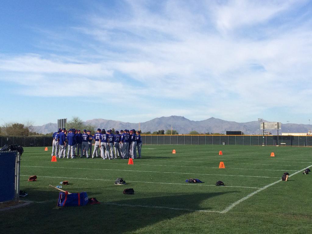  just sang \"Happy Birthday\" to Yovani Gallardo in this huddle 