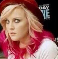 LittleMixlovesp's tweet photo. When you see someone talking about that dress but not voting #KCA #VoteLittleMixUK http://t.co/zZAaw38Vuk