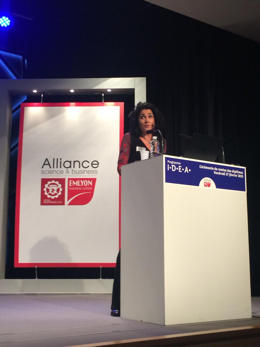 belletante's tweet photo. Christele Fernand directrice @EMLYONFOREVER présente le réseau de 25000 membres aux diplômés IDEA #insideIDEA http://t.co/vI3h4TukeP