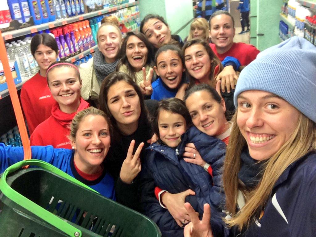 maiitane9's tweet photo. Entrenos diferentes #mercadona #teamcolle http://t.co/uU3YLAgqnx
