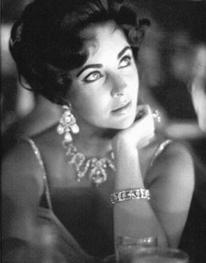 Happy birthday to the very beautiful Elizabeth Taylor , who would of been 83 yrs old today 