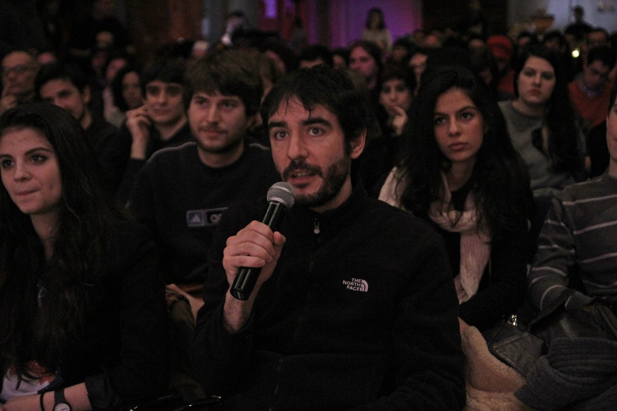 Tracking_Bilbao's tweet photo. .@ElBonet poniendo en apuros a @IgnatiusFarray1 @amorentokio y @numero6 con sus preguntas capciosas en #tracking2015 http://t.co/7jSiKZoUHn