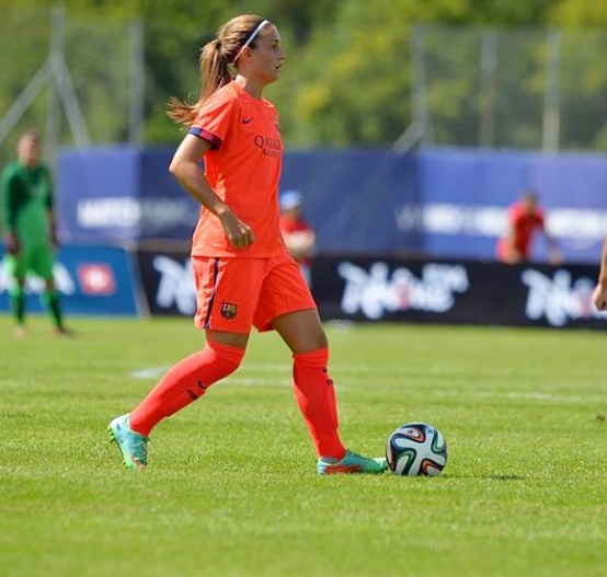 Por todas esas mujeres que aman y juegan al fútbol.