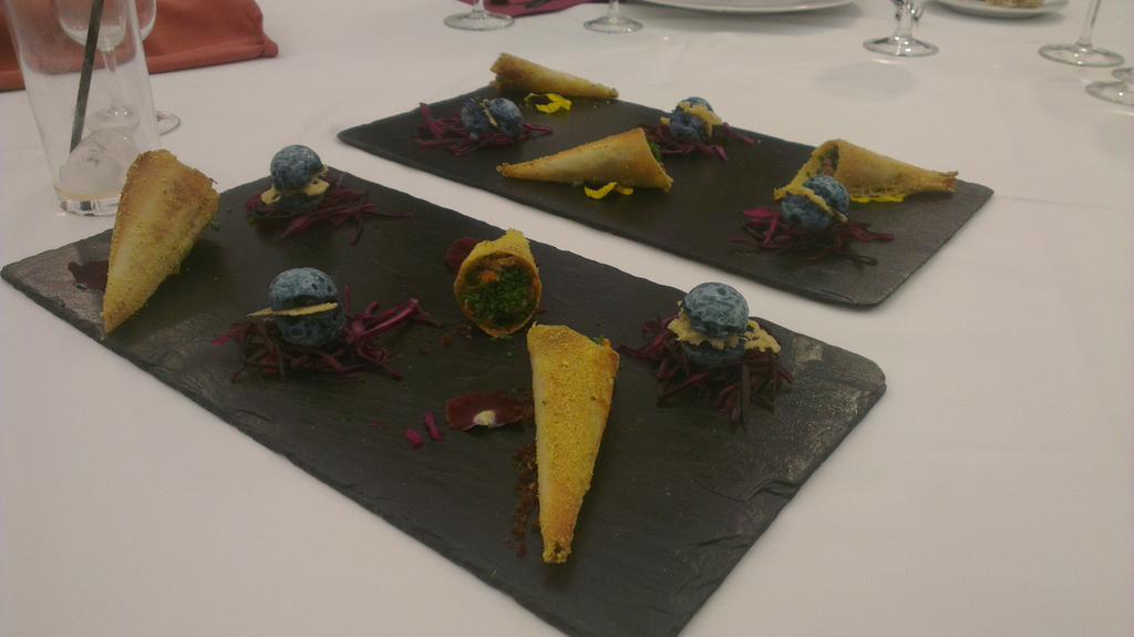 DaniAlves_093's tweet photo. Primer plato, que buena pinta!!! http://t.co/Mc6M6SjbCw