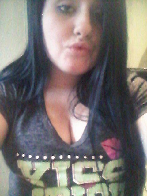 MoffittDestinee's tweet image. Im a housewife bitch ... nd stay that way will.never let my nigga leave the house hungry .. i can show yu better baby