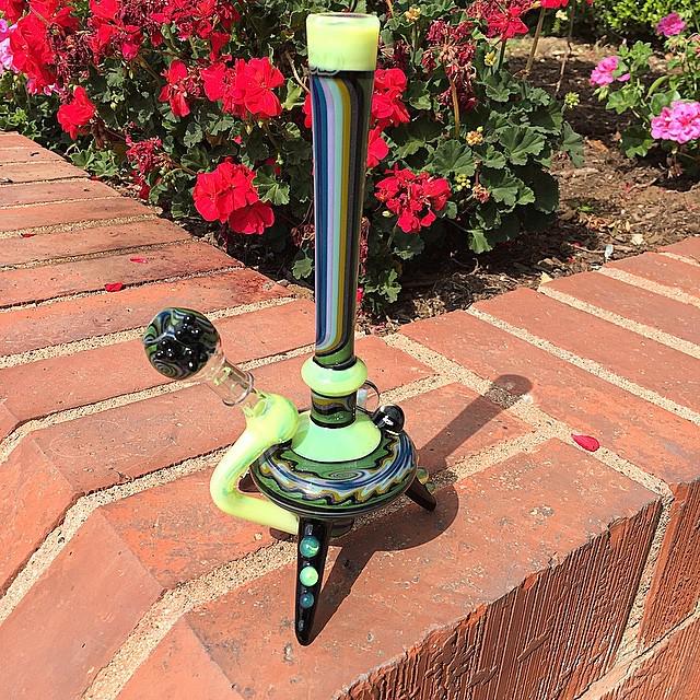 ZobGlass's tweet photo. Zob/KJ Tripod... #KJ #kj2015 #kjtripod #zob #zobglass #zobglassforthewin #zobmob #zobfamily #custom #boro #glass #l… http://t.co/MyC4eWaDgS