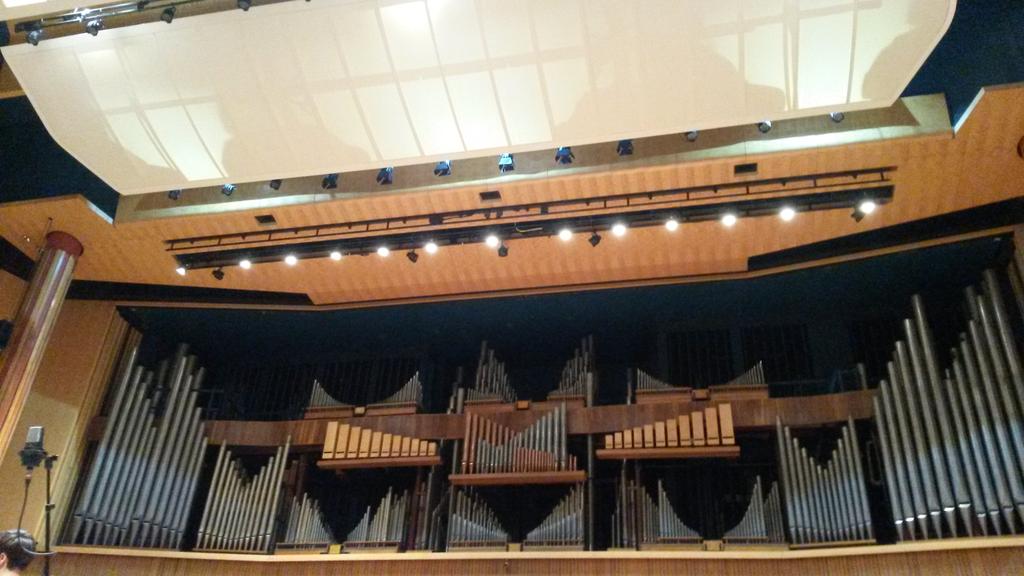 ClaireWarrior1's tweet image. Gorgeous sight for Friday night. Magnificent @southbankcentre, rehearsing #Voicelab #MirthControl for next weekend!