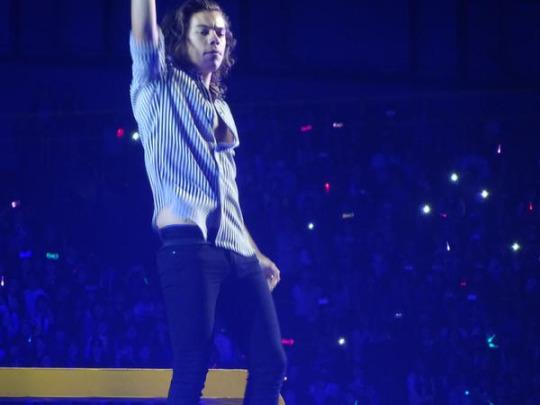 oneD_notes's tweet photo. Los chicos en el concierto del 27.02 en el Saitama Super Arena en Tokyo Japón - C http://t.co/cdBKnOOlbh