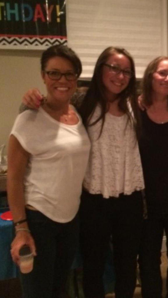 morgan_morse10's tweet photo. happy birthday to my momma who i love oh so much ❤️❤️ #kimforprez http://t.co/X7bozBdRzj