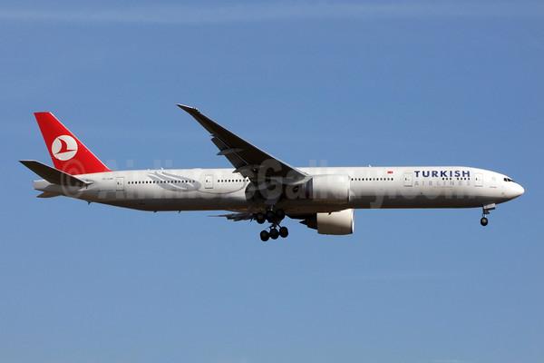 Turkish Airlines ... - airlinewire.com/turkish-airlin… #Boeing #Boeing777 #Boeing777300 #CyprusTurkishAirlines #Jfk