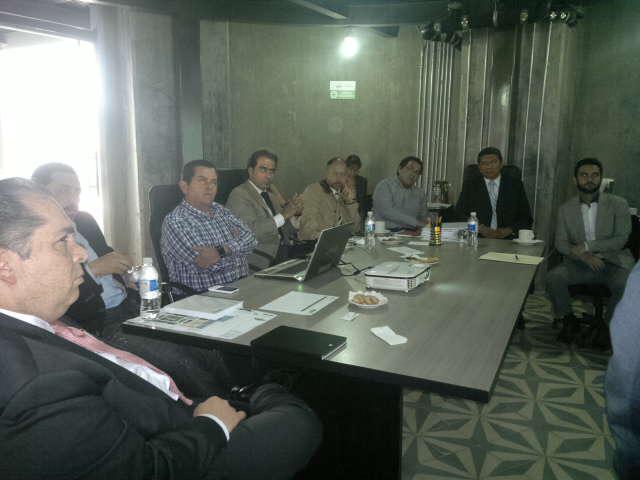 MichelChain's tweet photo. Dependencias de @PueblaAyto y Gobierno del Estado atendemos a empresarios de Centro Comercial en #OEAE #Puebla http://t.co/4gSZ4cY5wJ