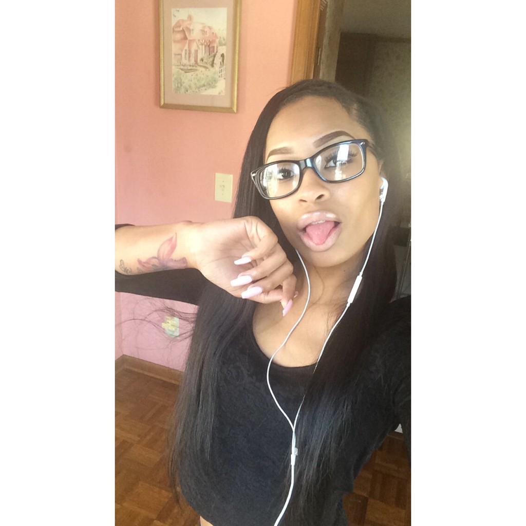 J0UTEEF's tweet photo. Selfies 💋❤️ http://t.co/TNMw3zVTo3