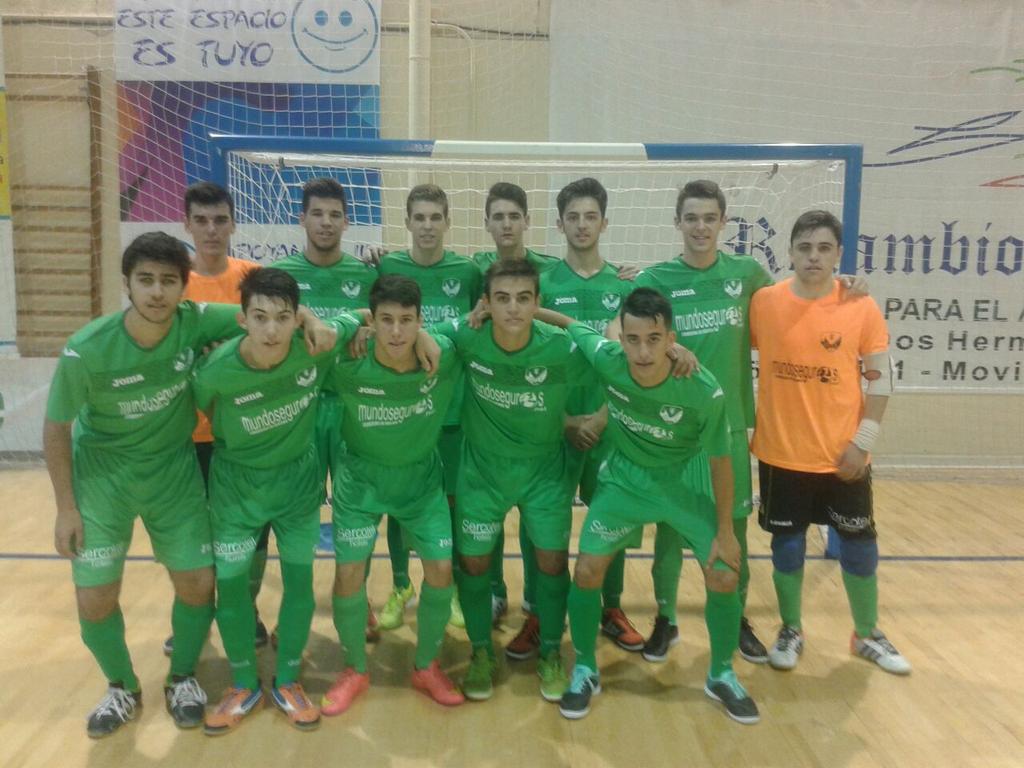 TrianaFS's tweet photo. El trianero @albertitogd y el paulista @cristiangs99 convocados con la selección sub 19 @FedAndaluzaFutb #canteratfs http://t.co/iHdYcqp1mI