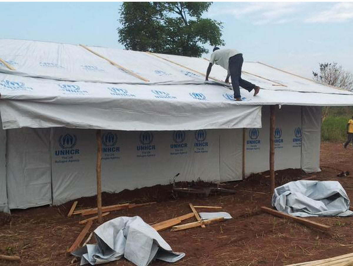 Refugees's tweet photo. Our emergency teams in #DRC build a new refugee camp for the 19,000 new #CARcrisis refugees via @Ce_Schmitt http://t.co/RXkMiZV4pd