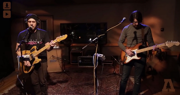 Fender's tweet photo. Watch the amazing @YoungStatues perform in @audiotreemusic #mustlisten #music http://t.co/38DUJnBHuG http://t.co/Vf6U94r0M7