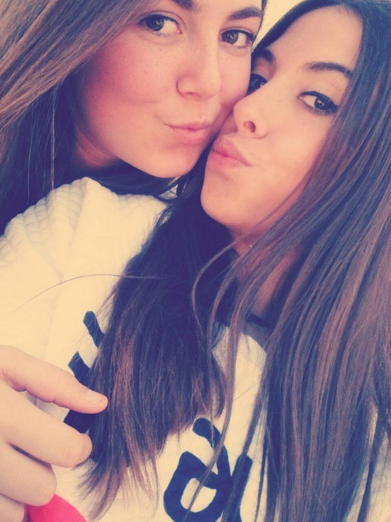 evamh19's tweet photo. Imposible quererte mas👌 preeeparate para mañana corazoon jeje❤❤💋💋 @martaacasado http://t.co/grBebRr2Pk