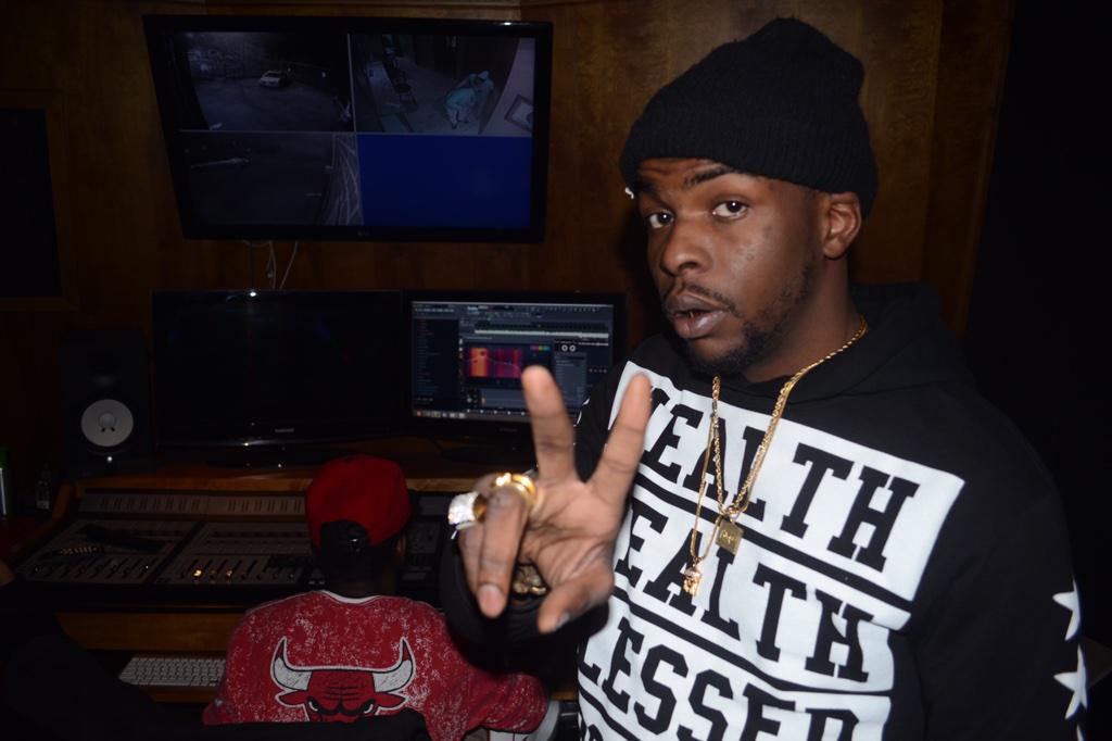 mightymyles1's tweet photo. Not going back and forth wit you lil niggas #TrillBack @MonteRebel http://t.co/OhrkMn73cR