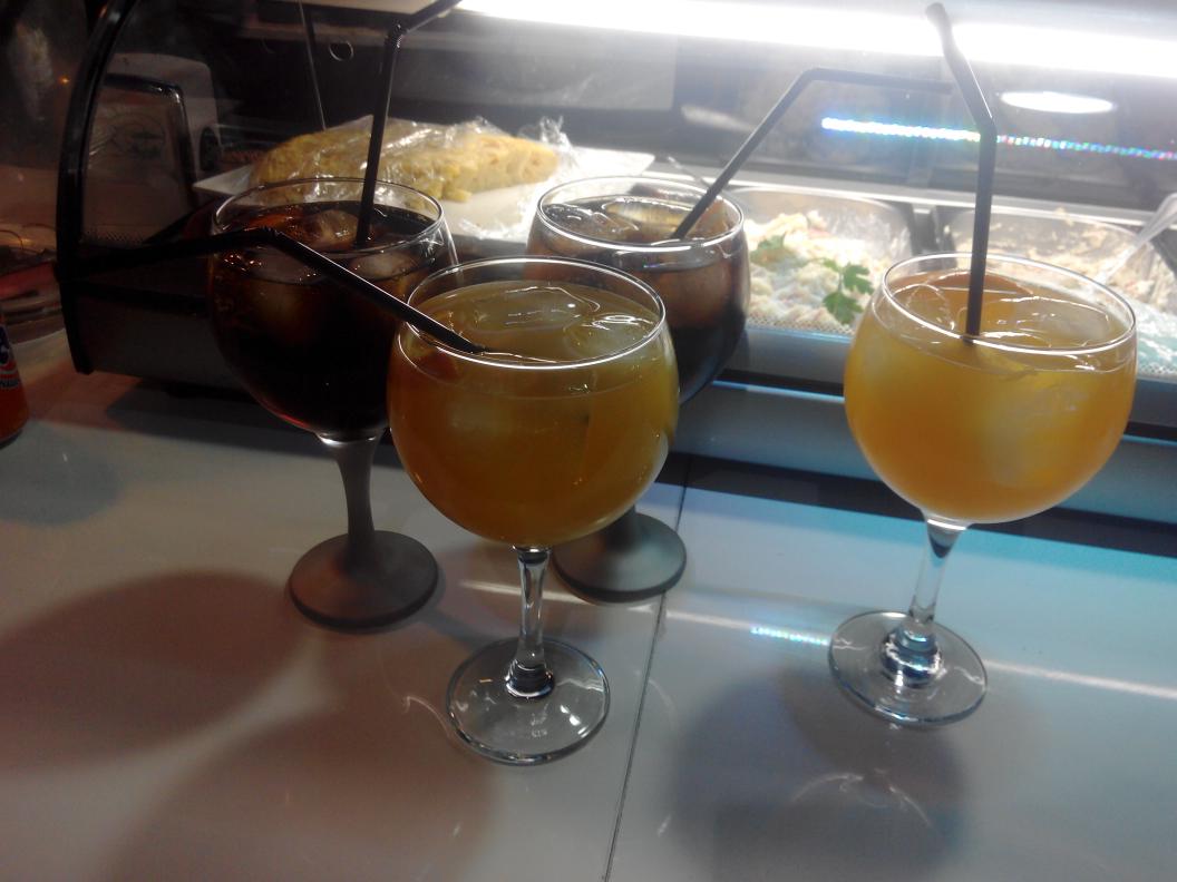 IreneL5_'s tweet photo. Empezando la noche 🍸🍹 http://t.co/evCTd5a9Df