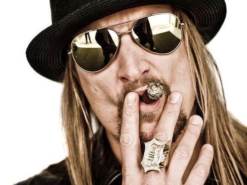 GrantMaloySmith's tweet photo. Shouldn't Kid Rock just be called Pebble? Just wondering. #KidRock http://t.co/5ya3bUviY4
