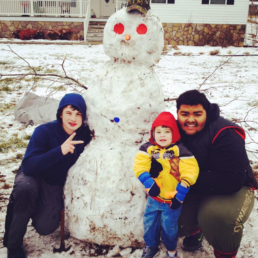 devantaebb's tweet image. Just having fun durin the snow days