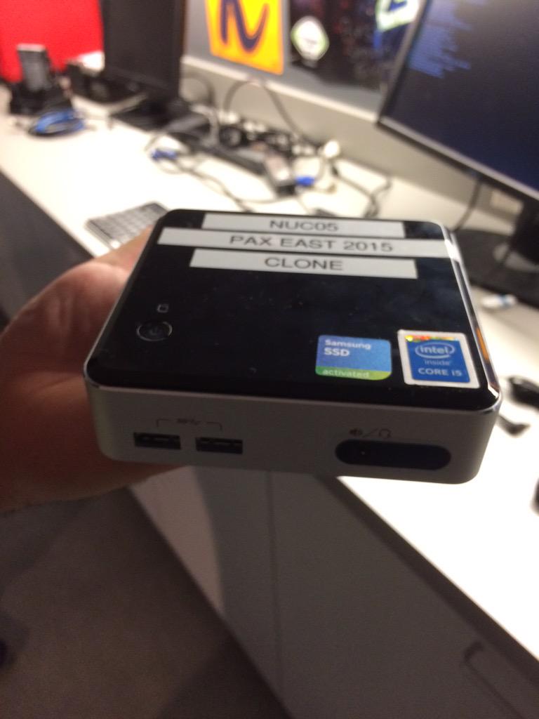 SirKilzalot's tweet image. Gigantic servers are so tiny! Getting packed for PAX east. @GoGigantic @MotigaGames