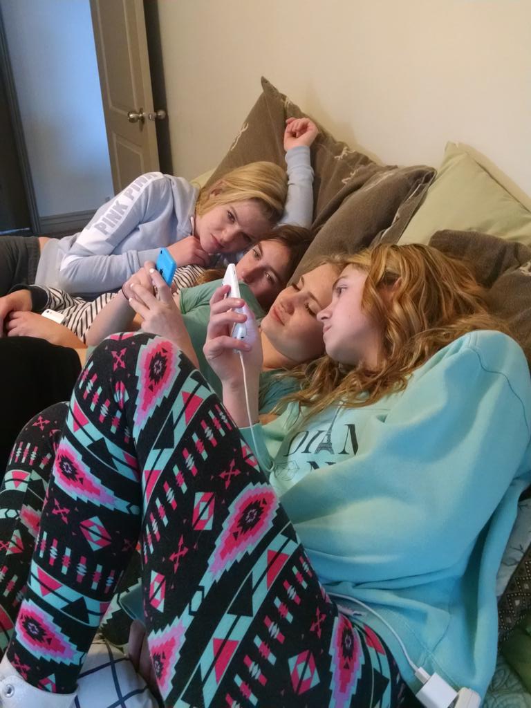 kennyTGODlee's tweet photo. More ratchets on this bed than a tool box http://t.co/31x1HkzKYB