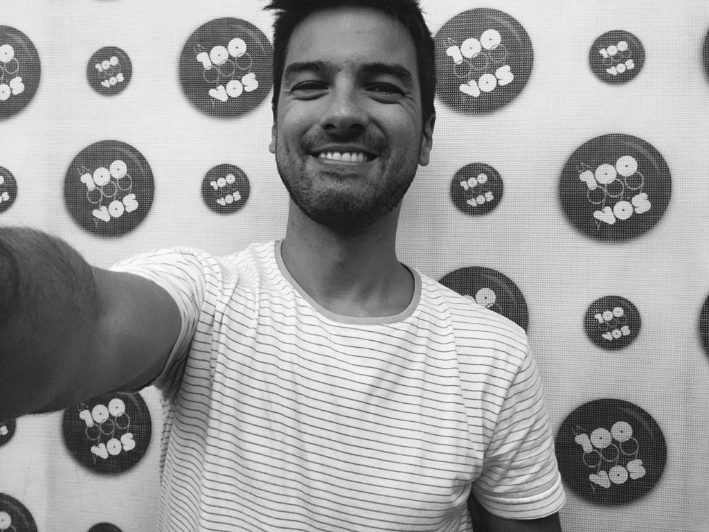 Chino Leunis on Twitter: "Empezó #Románticos por @la100fm! La mejor manera de empezar el fin de ...