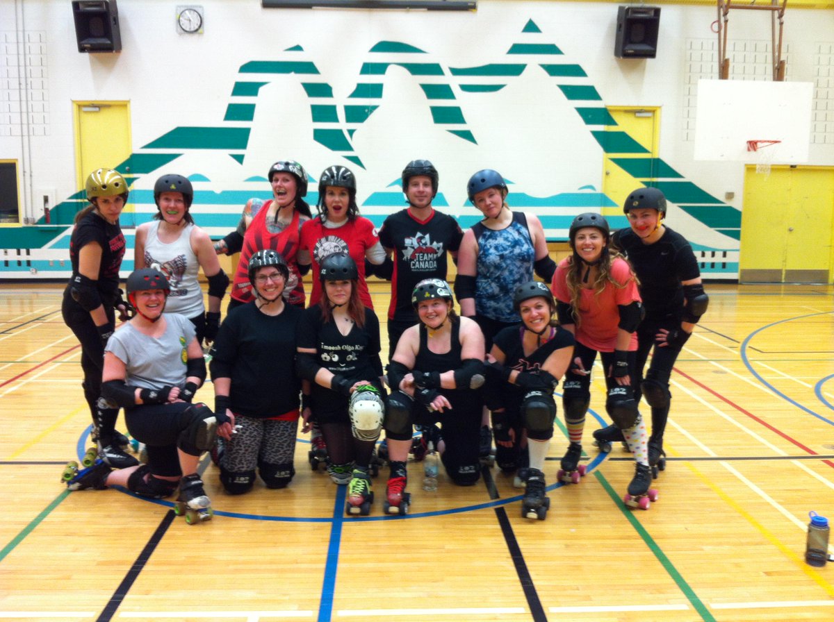 bowroller's tweet photo. So jazzed that @GRDRollerDerby and @TeamCanadaRD's Flustercluck came out to coach us! #RollerDerby #ladymacs #bvrd http://t.co/N05AJBk17c