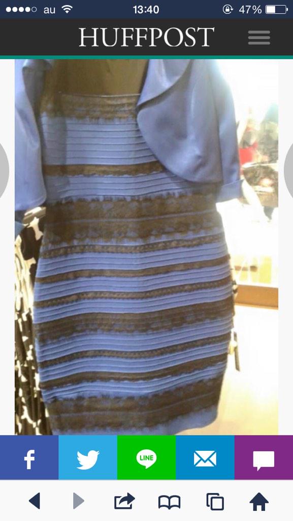 狩野英孝 青と黒にしか見えない なんで これが白と金なの ｰ ｰ Http T Co 7ptvyym9gs Twitter