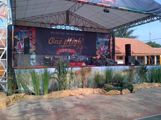 Sman1Sukabumi's tweet photo. #onehighfest #sundaDay at SMAN 1 SUKABUMI @SukabumiToday http://t.co/EWR0uf6MNo