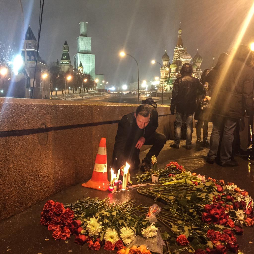 вечная память. покойся жизнь. покойся жизнь. покойся с миром. цветы траур.