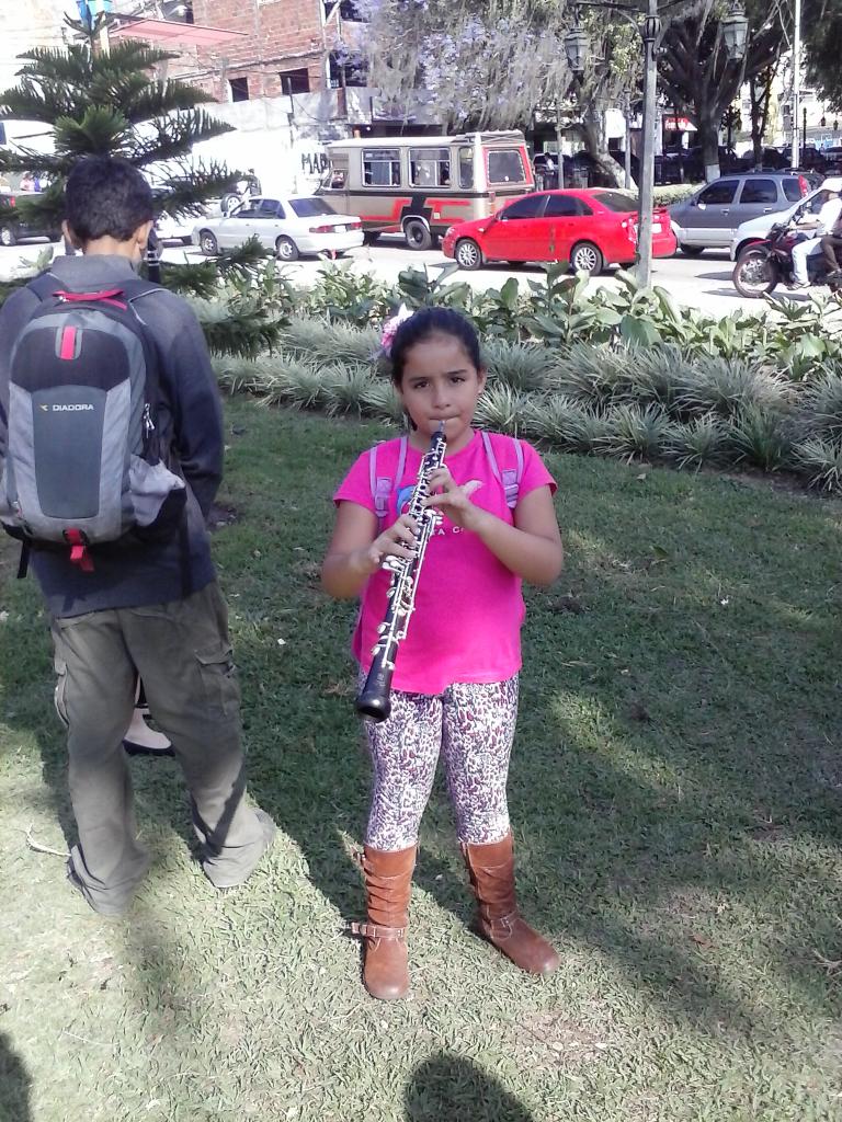 El_Valedgar's tweet photo. Compartimos música en  el 40 ANIVERSARIO. Mérida 27/02/2015 #ElSistemaCumple40 @elsistema @fosjiem @maleon10 http://t.co/FXKUP4IRDn