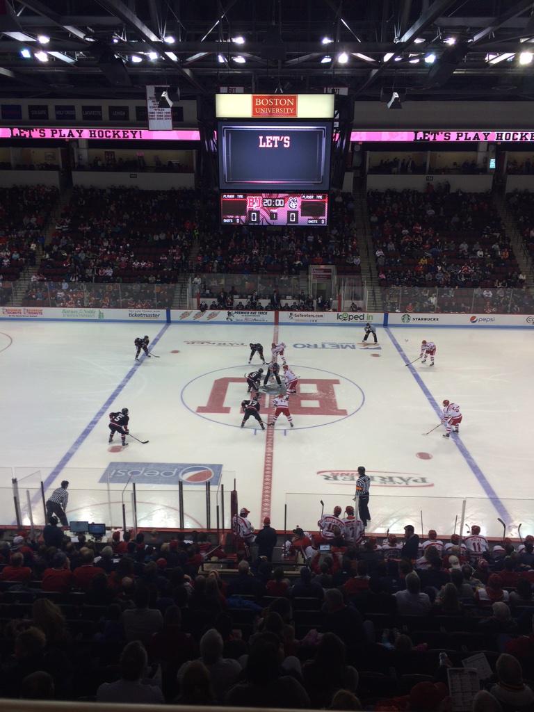 KellyLReports's tweet photo. Agganis Arena is bumping tonight for senior night. @TerrierHockey facing off against @GoNUmhockey http://t.co/hDO3iHDLiT