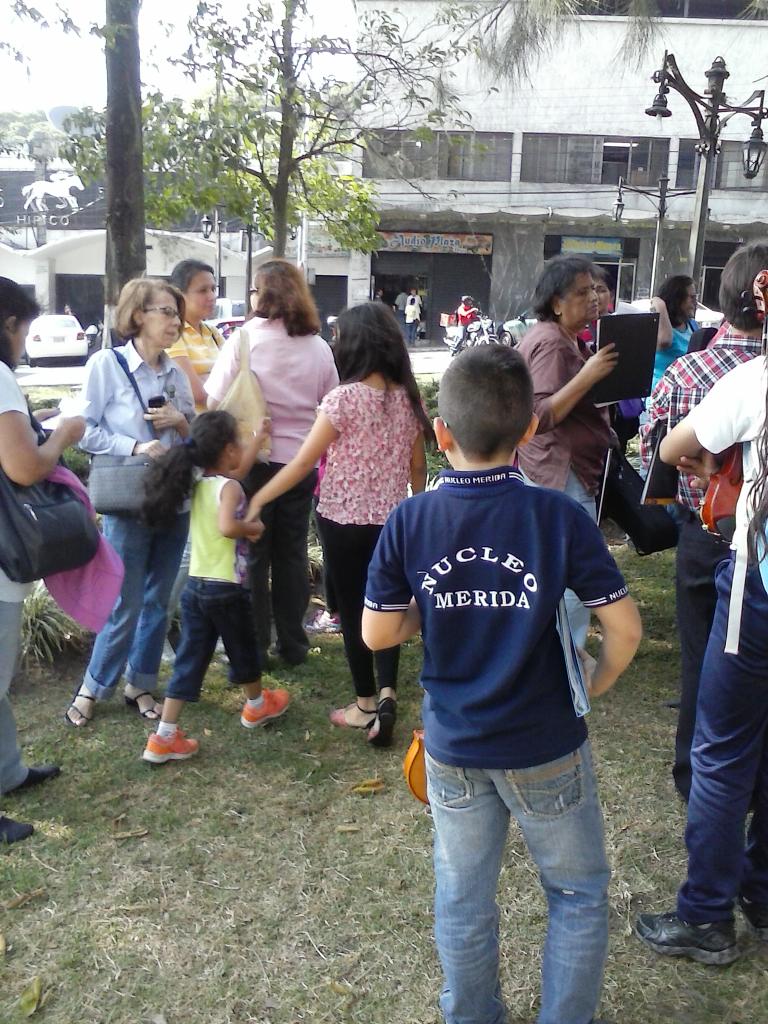 El_Valedgar's tweet photo. Compartimos música en  el 40 ANIVERSARIO. Mérida 27/02/2015 #ElSistemaCumple40 @elsistema @fosjiem @maleon10 http://t.co/bmuMSxRD15