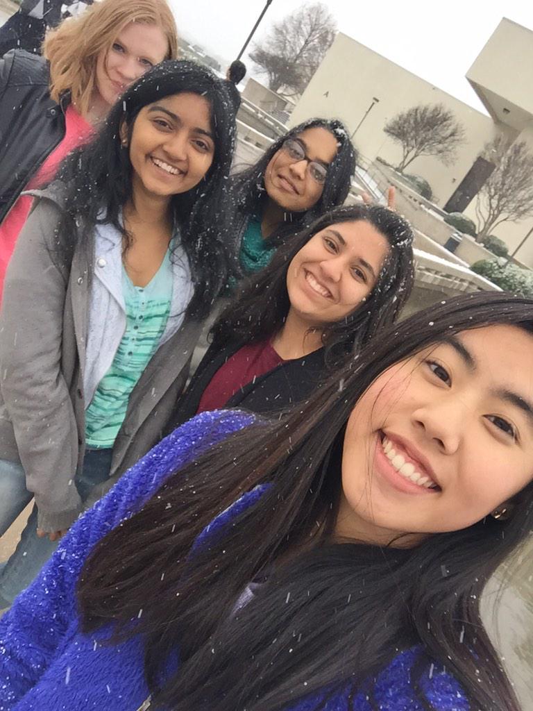 ashmellao's tweet photo. #PESHsnow the school has never looked so nICE http://t.co/Jl8nDU2OsU